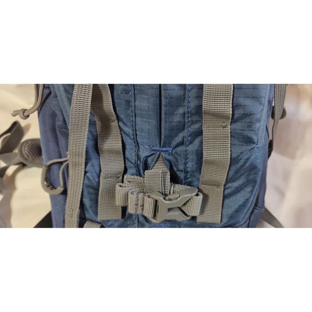 Vanguard Sedona 34 DSLR Sling Bag (Blue)